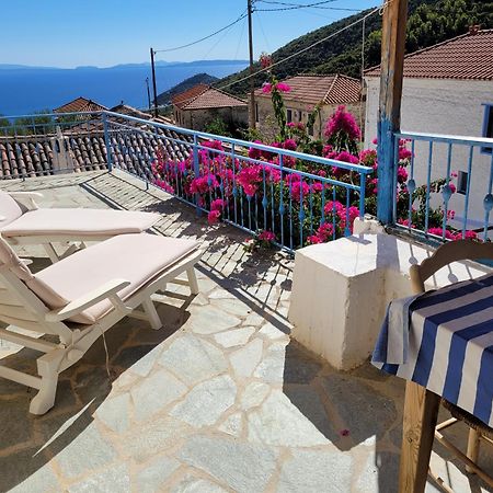 Lovely Traditionnal House With Sea View Tirós Екстериор снимка