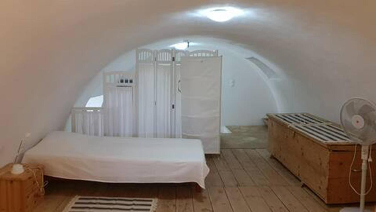 Lovely Traditionnal House With Sea View Tirós Екстериор снимка