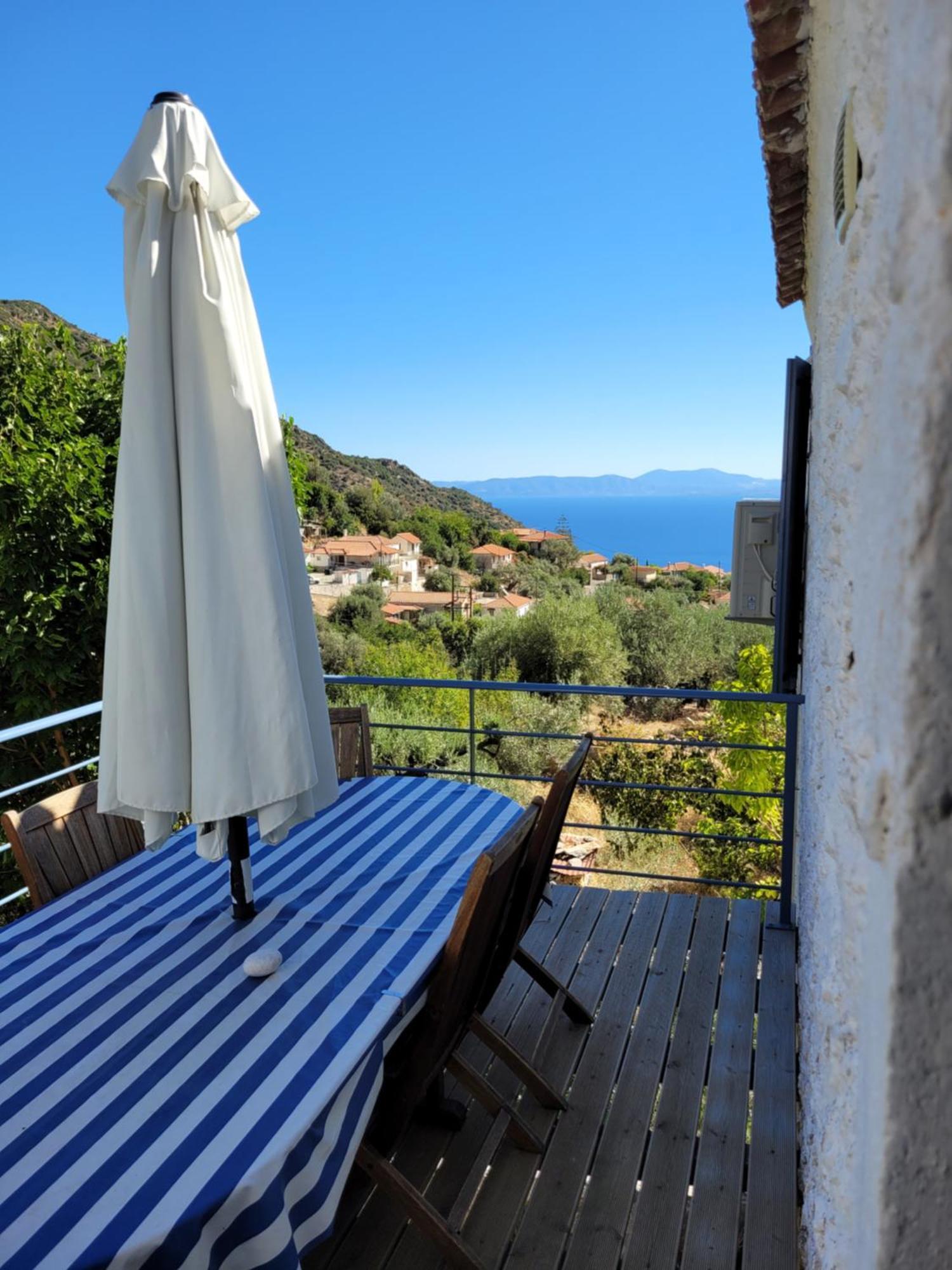 Lovely Traditionnal House With Sea View Tirós Екстериор снимка