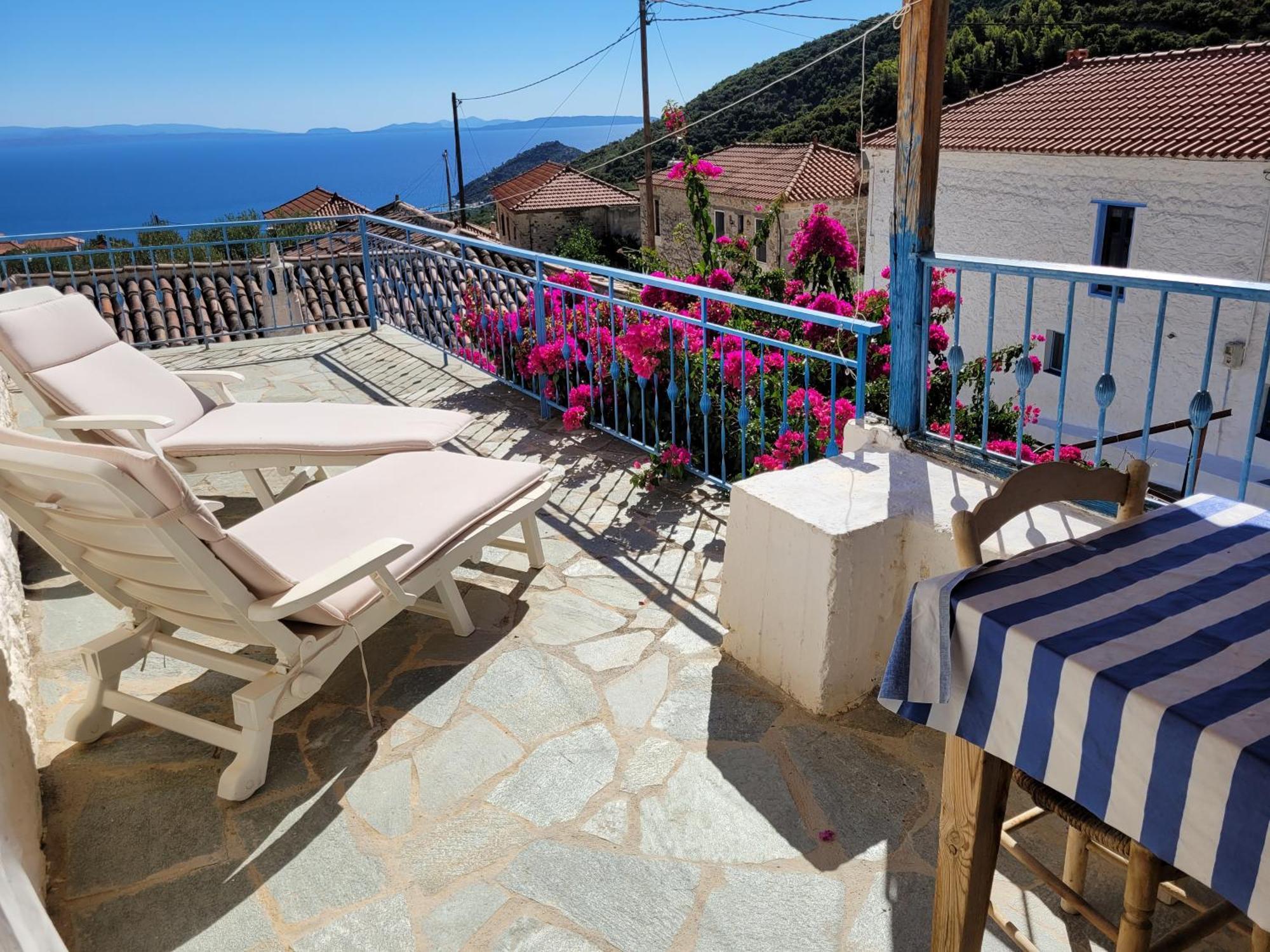 Lovely Traditionnal House With Sea View Tirós Екстериор снимка