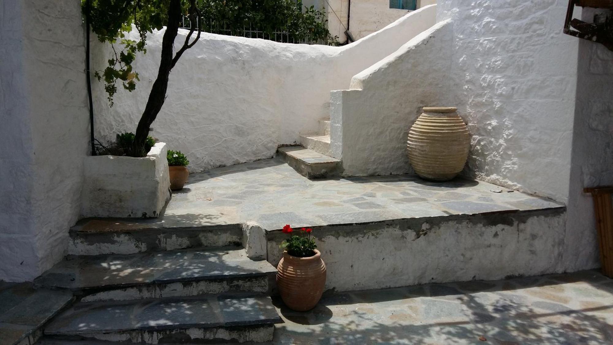 Lovely Traditionnal House With Sea View Tirós Екстериор снимка