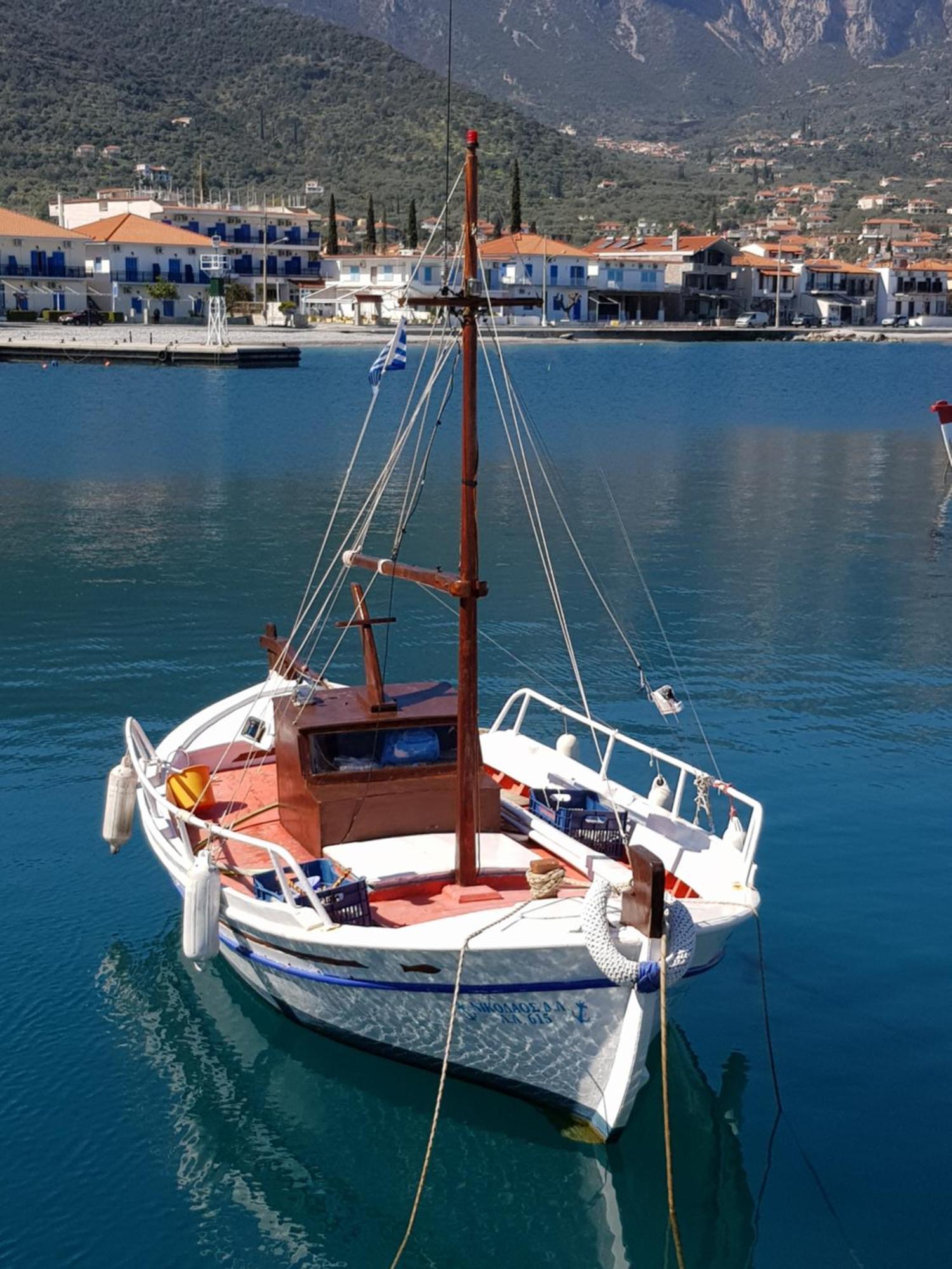 Lovely Traditionnal House With Sea View Tirós Екстериор снимка