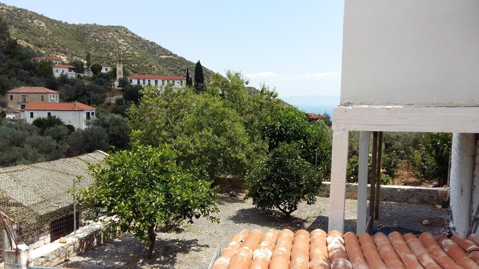 Lovely Traditionnal House With Sea View Tirós Екстериор снимка