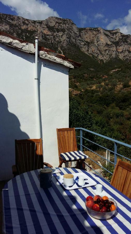 Lovely Traditionnal House With Sea View Tirós Екстериор снимка