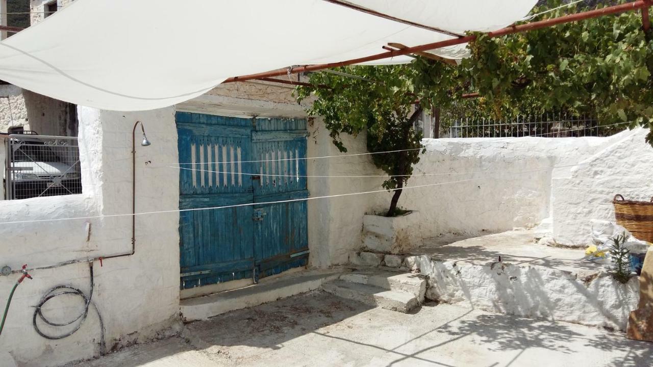 Lovely Traditionnal House With Sea View Tirós Екстериор снимка