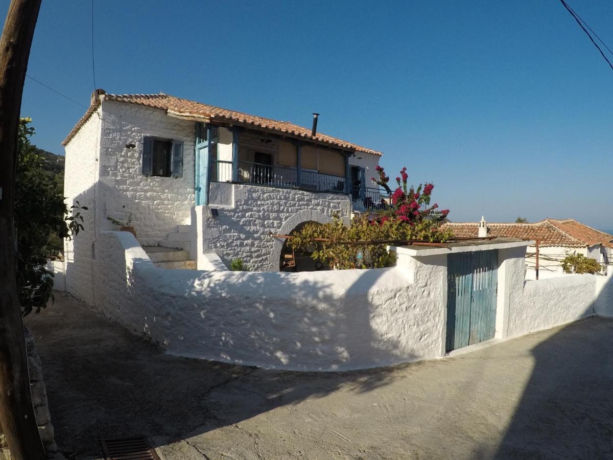 Lovely Traditionnal House With Sea View Tirós Екстериор снимка