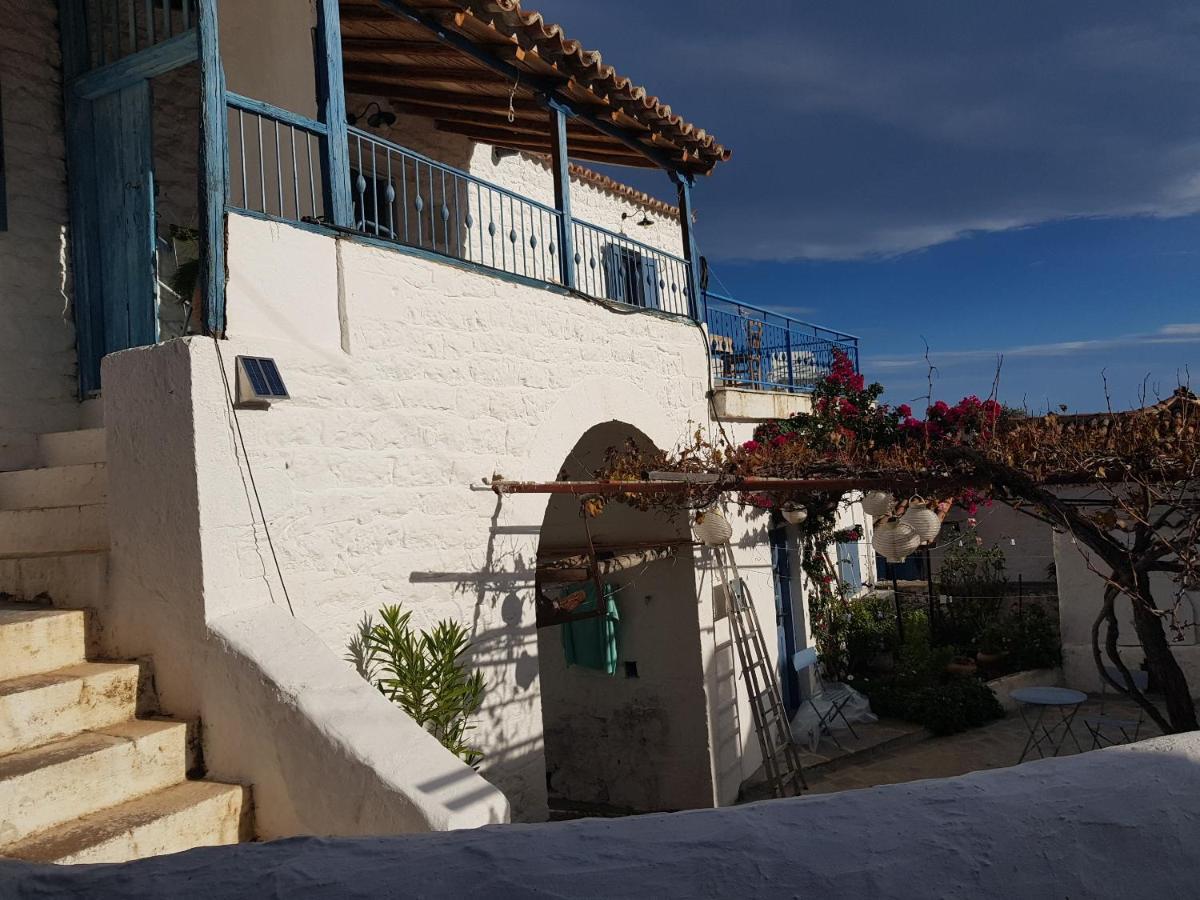 Lovely Traditionnal House With Sea View Tirós Екстериор снимка